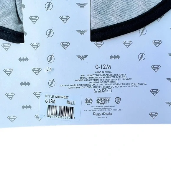 DC Comics Batman Baby Bootie + Hat Set - Picture 5 of 6